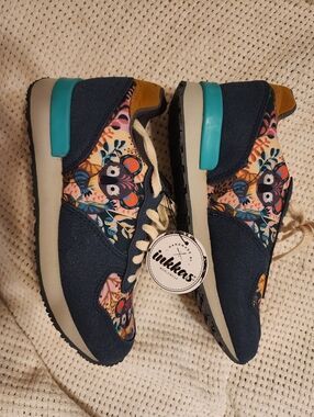 Inkkas Koala Print Sneakers Women’s Size 6 | Colorful Pattern Casual Shoes NWT